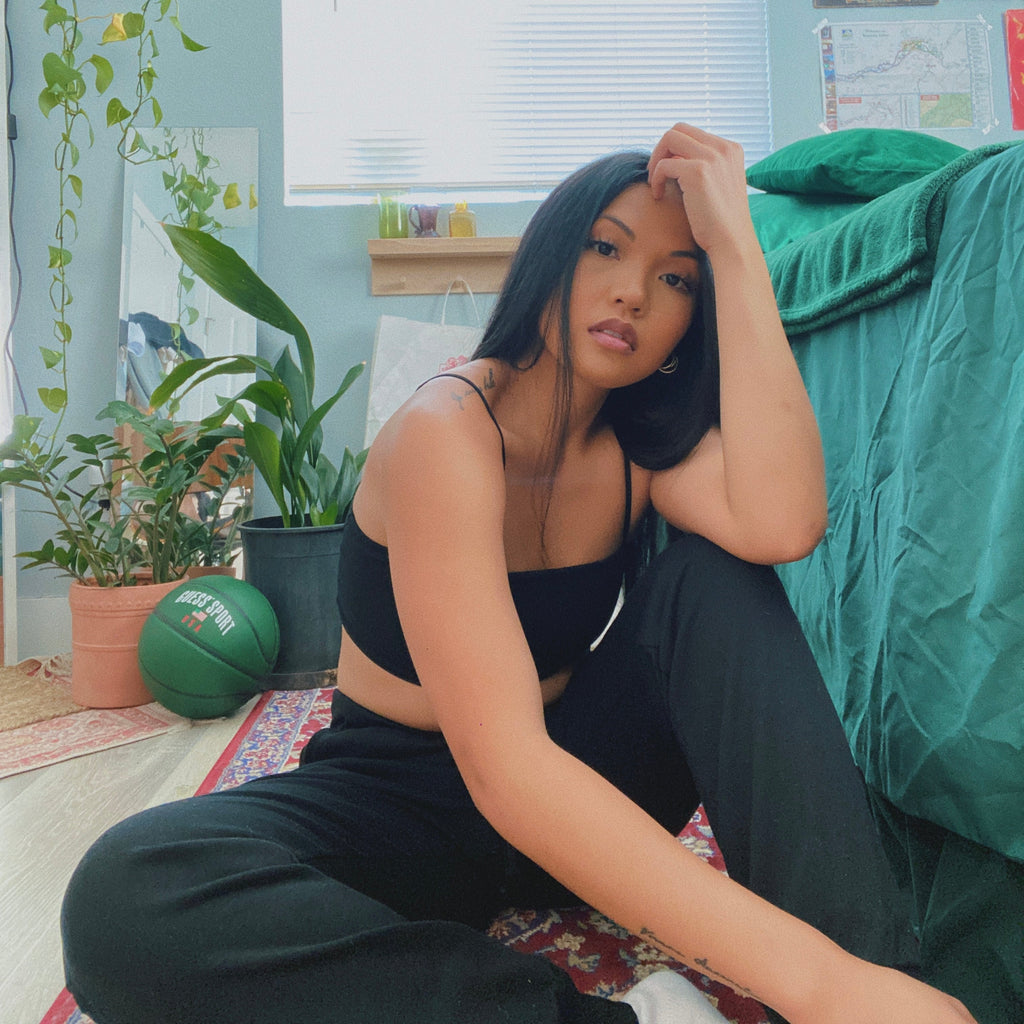 06050 - 女士短款无钢圈背心